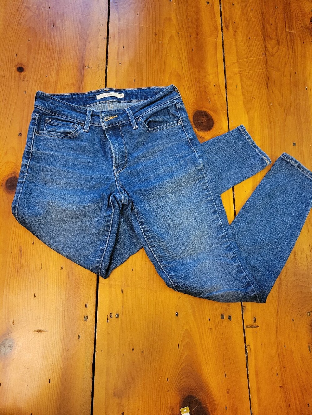 Levi's 711 Skinny Jeans